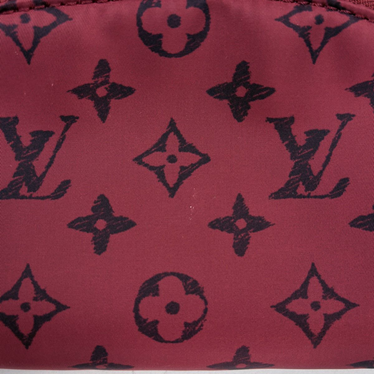 Louis Vuitton Pochette Cosmetic PM Gray Scoddington Makeup Pouch Nylon Red — view 5