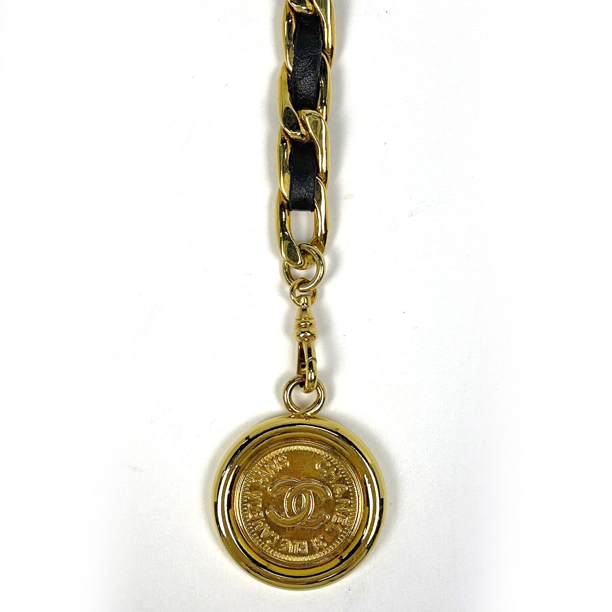 Chanel CC Logo Chain Belt 31 Rue Cambon Leather Gold — view 2