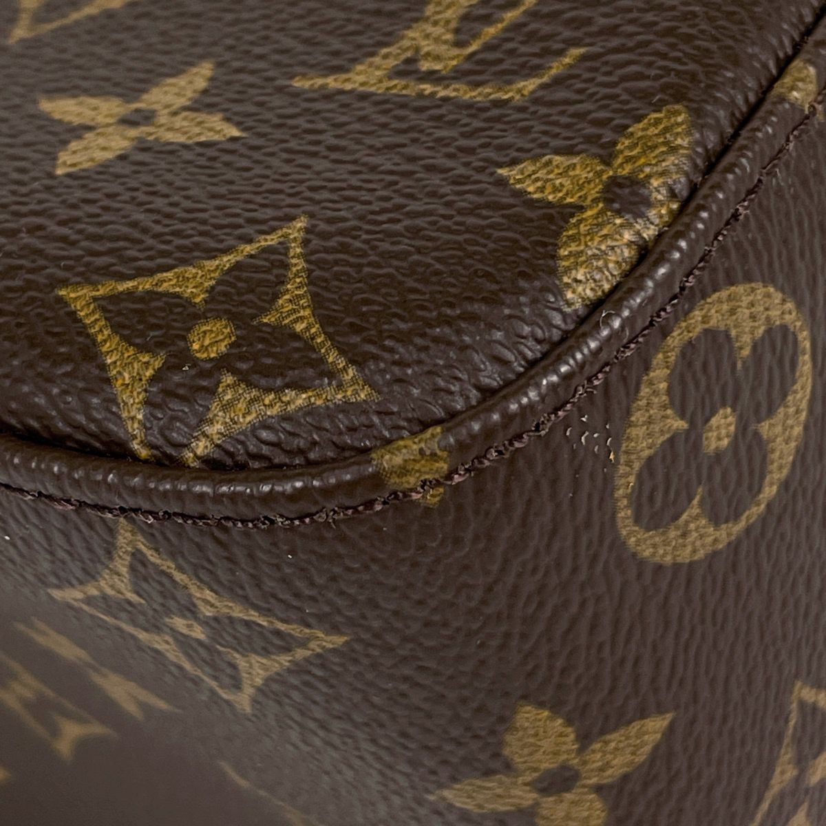 Louis Vuitton Looping GM Shoulder Bag Monogram Brown — view 3