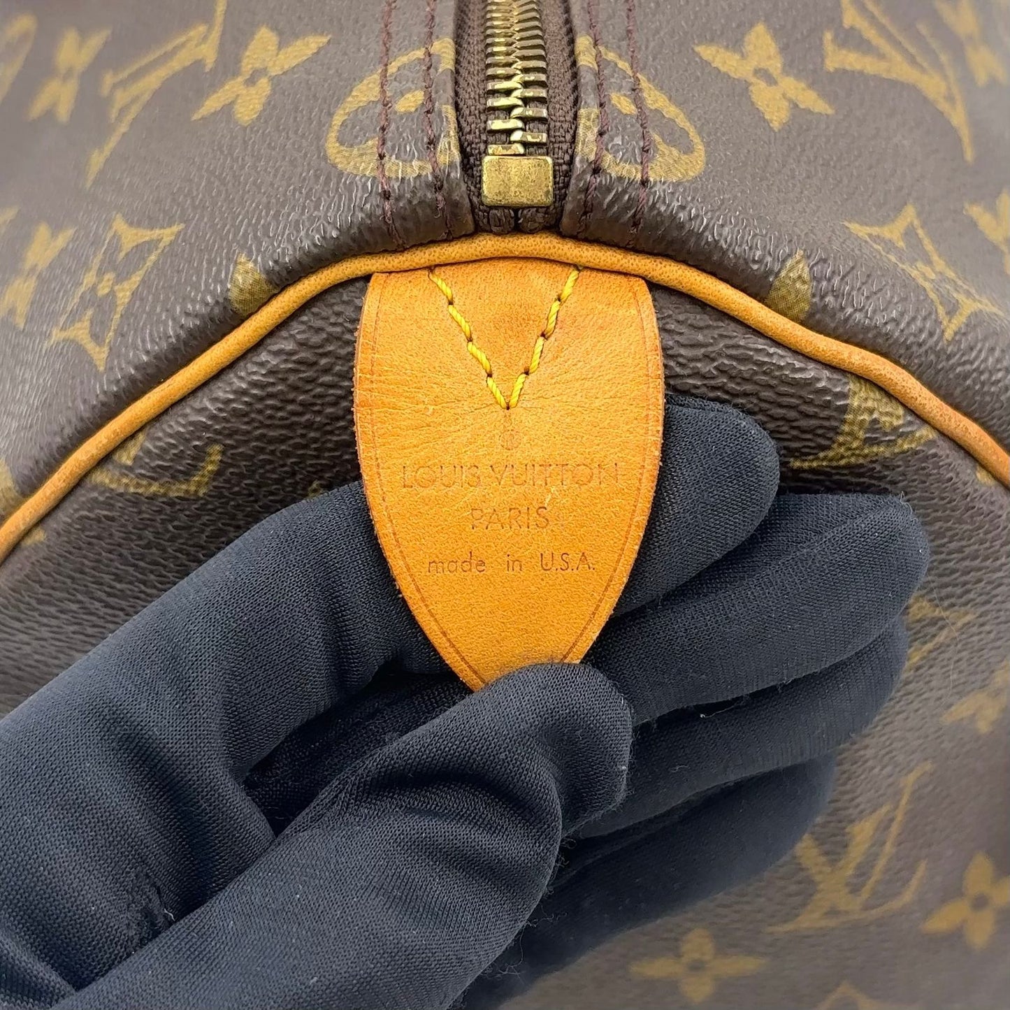 Louis Vuitton Speedy 35 Monogram Leather Brown Handbag Gold — view 4