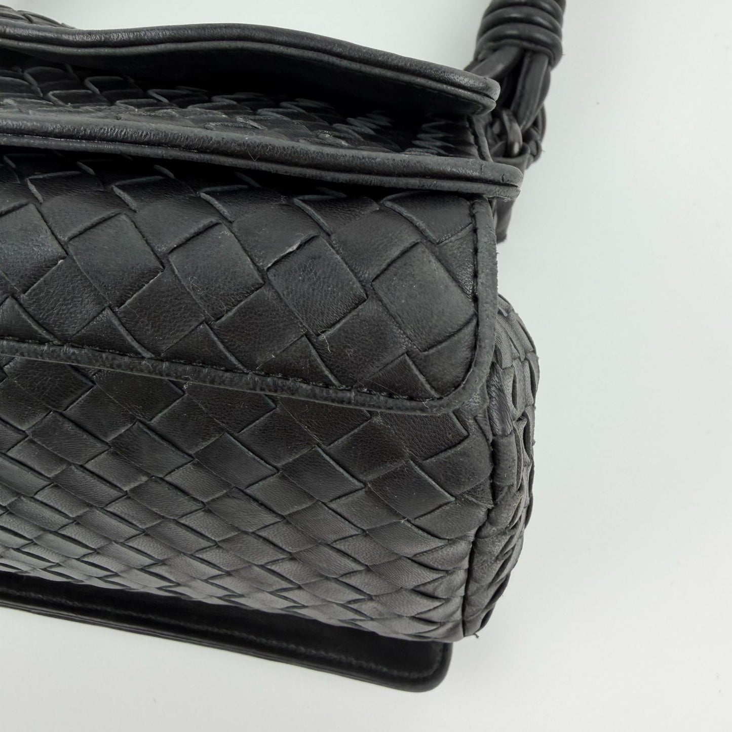 Bottega Veneta Intrecciato Shoulder Bag Black Leather Vintage — view 8