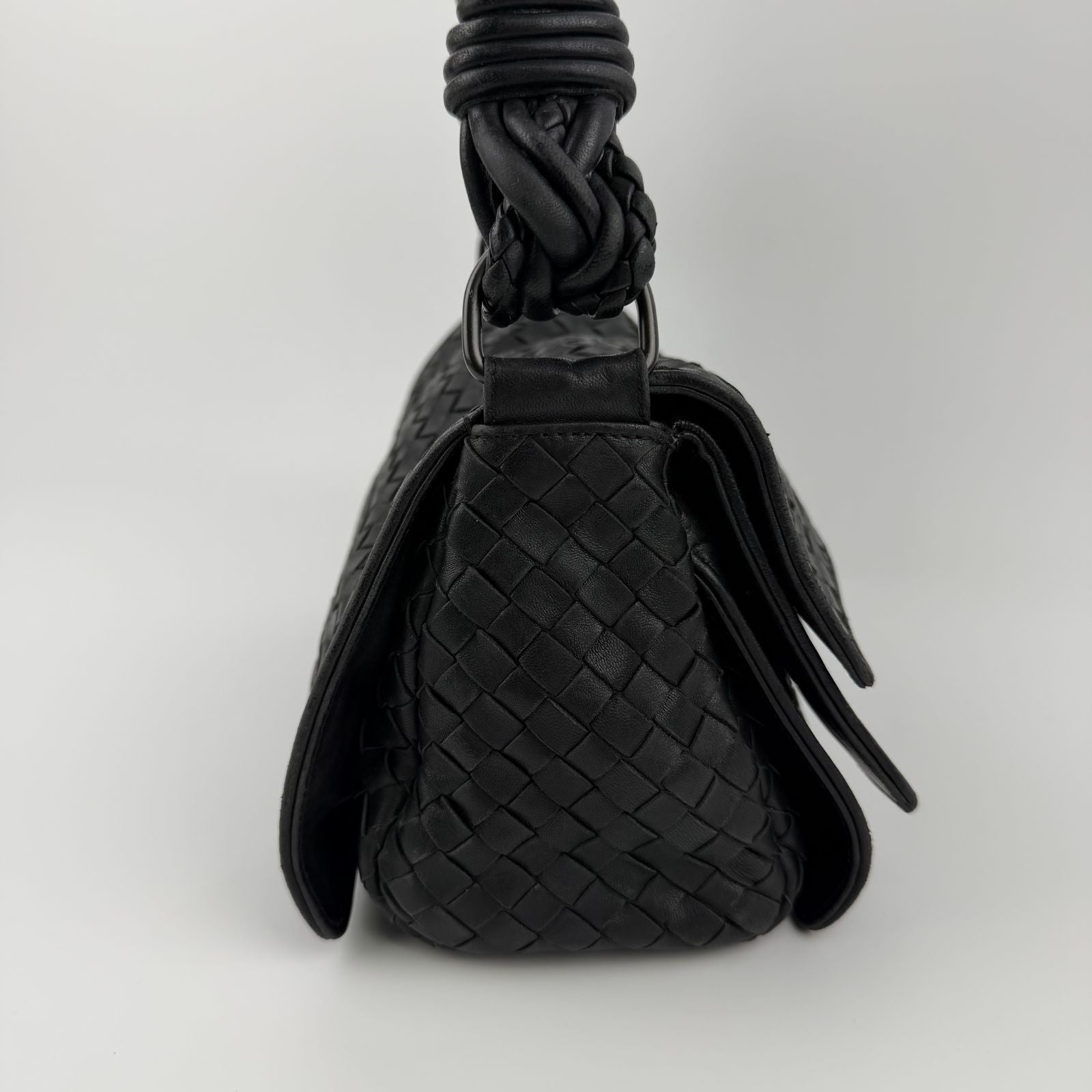 Bottega Veneta Intrecciato Shoulder Bag Black Leather Vintage — view 4