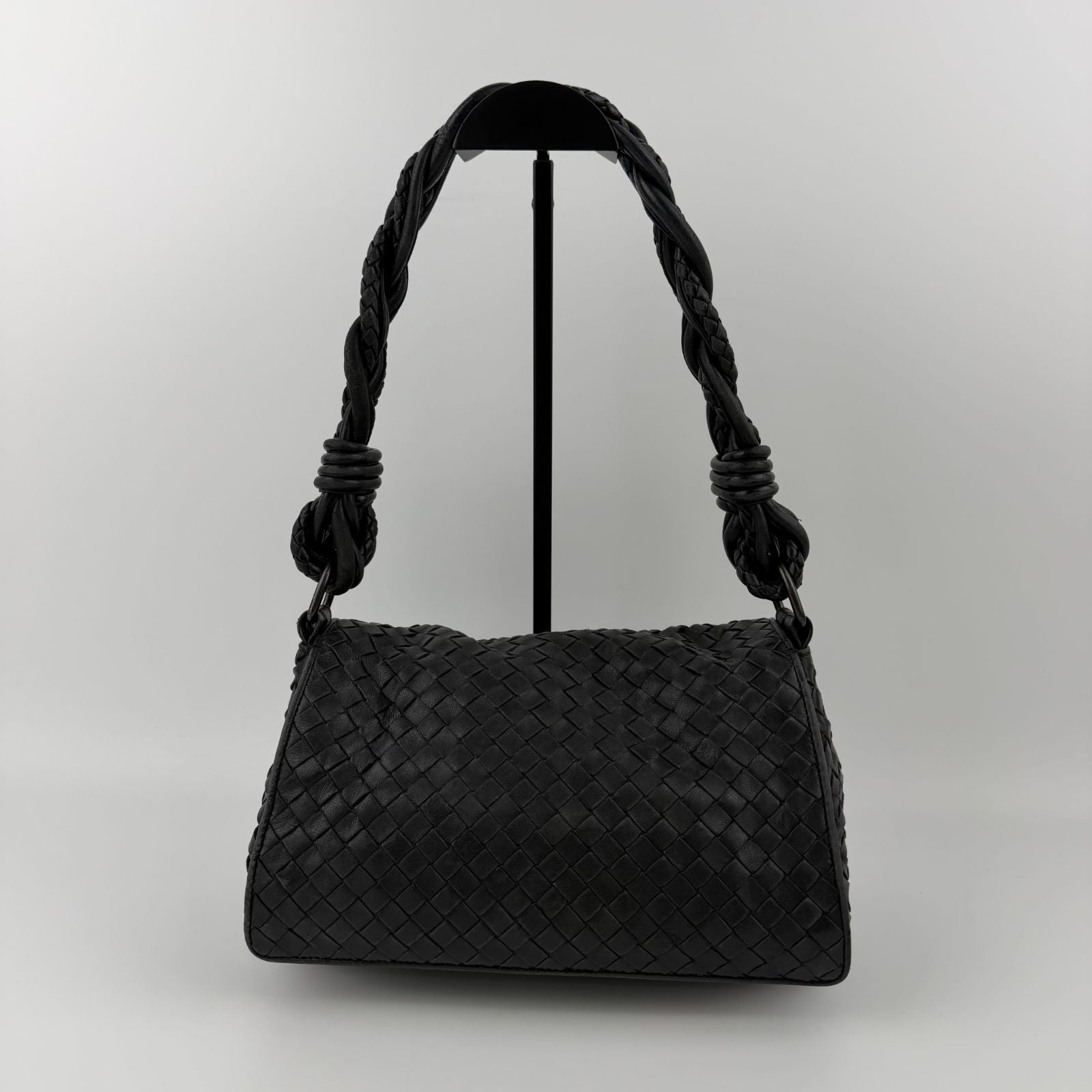 Bottega Veneta Intrecciato Shoulder Bag Black Leather Vintage — view 3