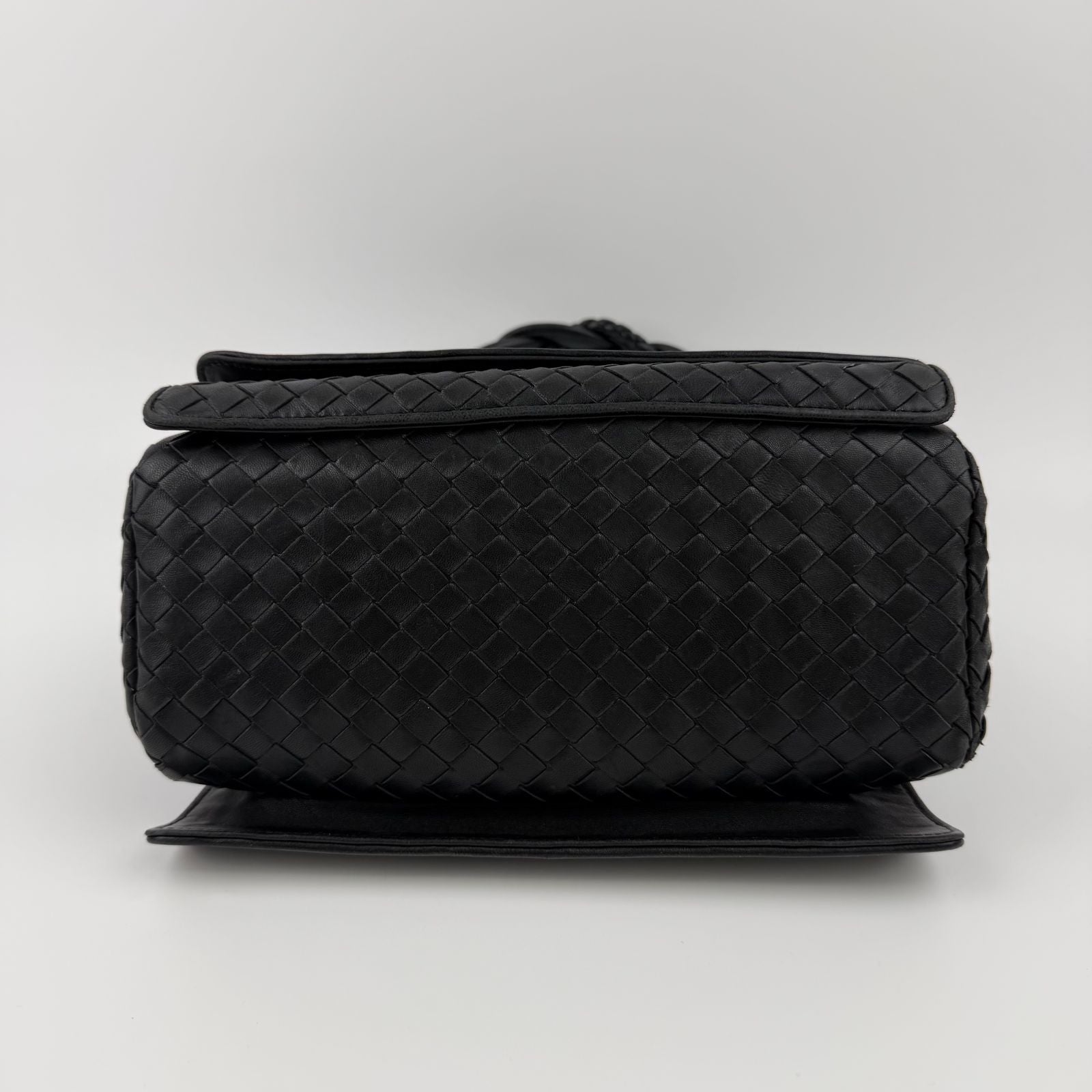 Bottega Veneta Intrecciato Shoulder Bag Black Leather Vintage — view 6