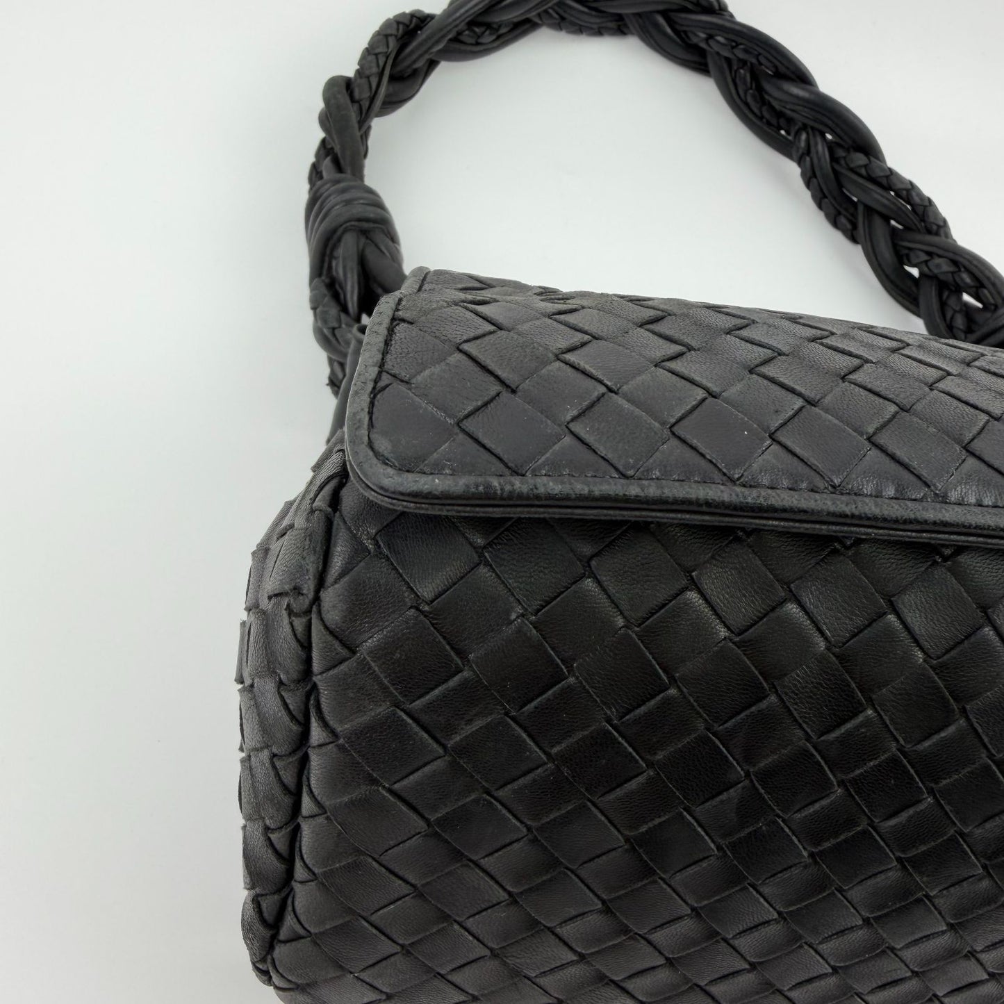 Bottega Veneta Intrecciato Shoulder Bag Black Leather Vintage — view 9