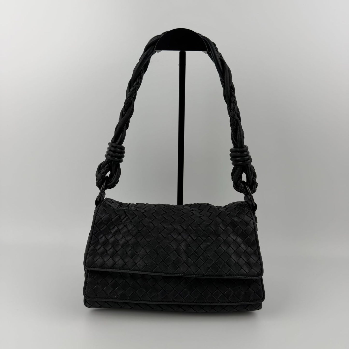 Bottega Veneta Intrecciato Shoulder Bag Black Leather Vintage — view 2