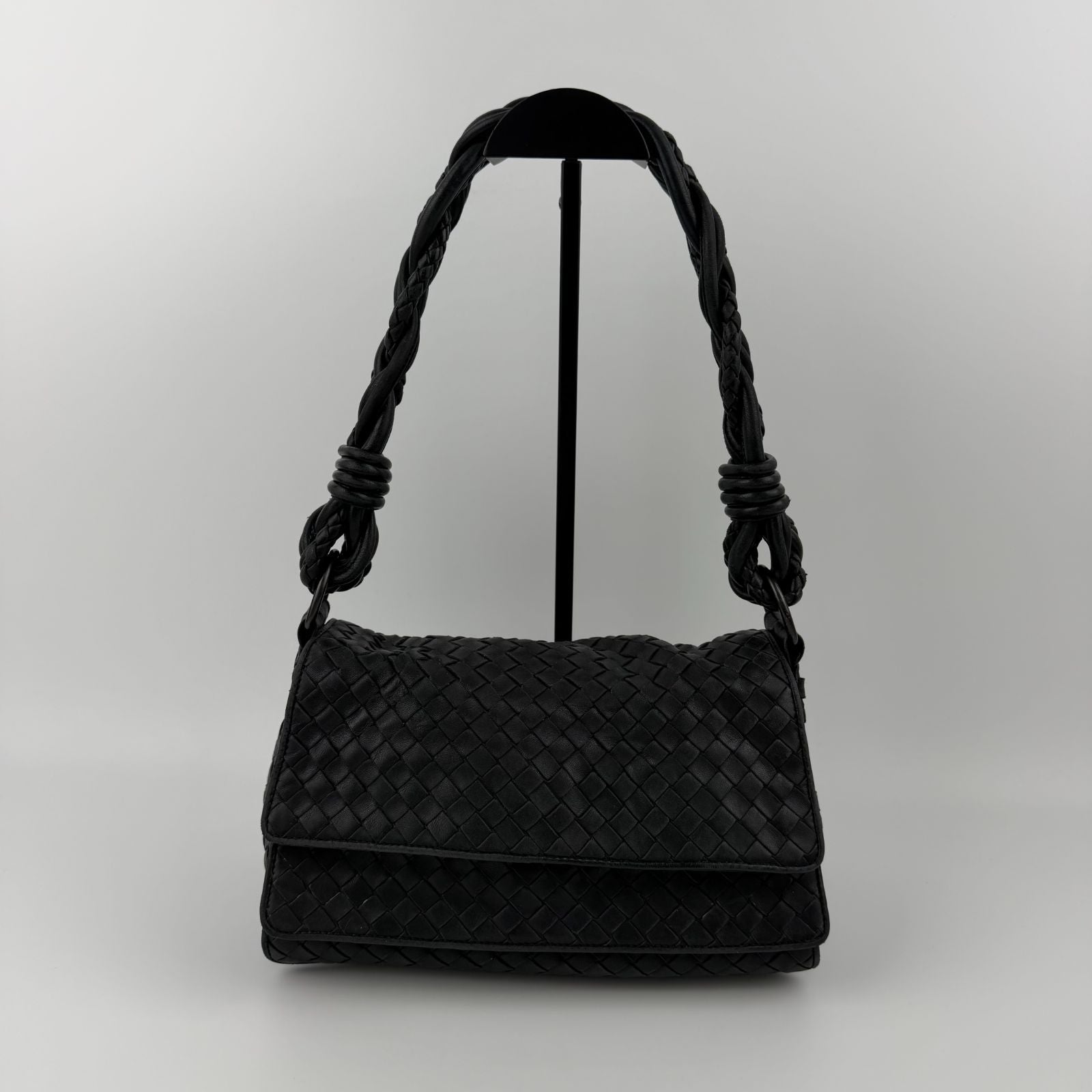 Bottega Veneta Intrecciato Shoulder Bag Black Leather Vintage — view 2