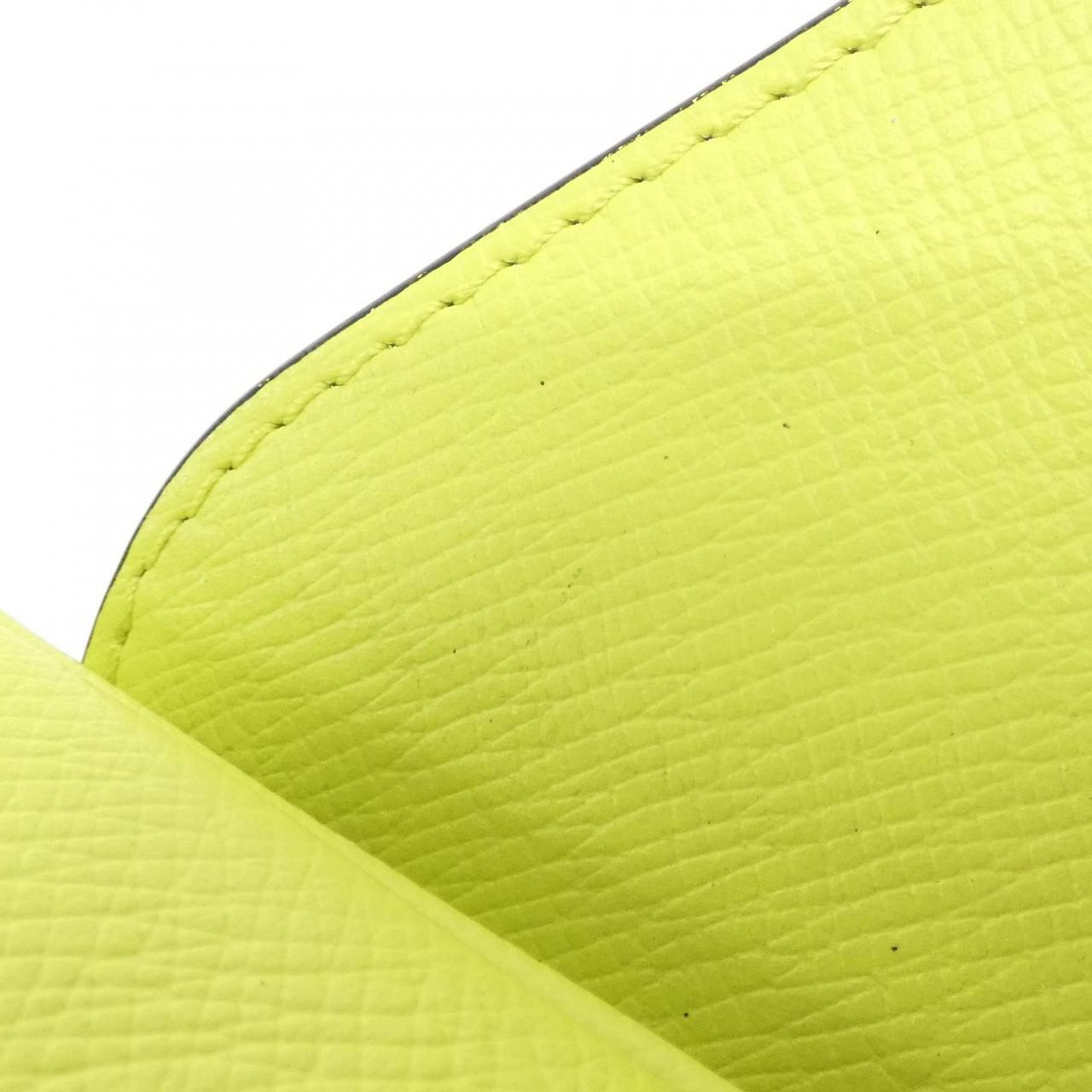 Louis Vuitton Taiga Llama Bum Bag Outdoor — view 7
