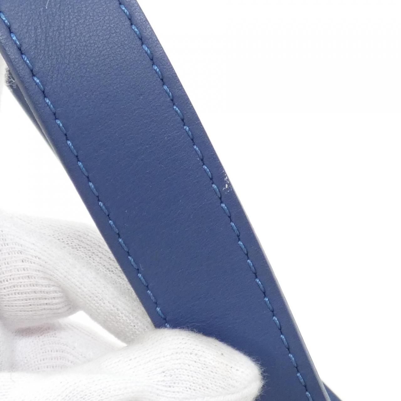 Louis Vuitton Monogram Shoulder Bag — view 8