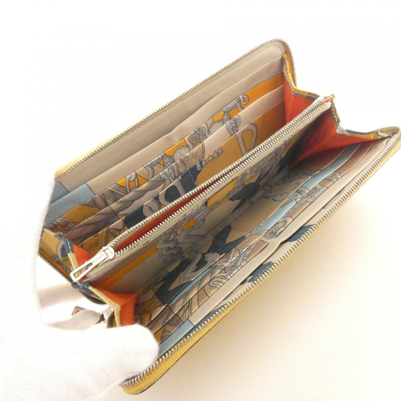Hermes Della Cavalleria Silk in Classic Wallet — view 7