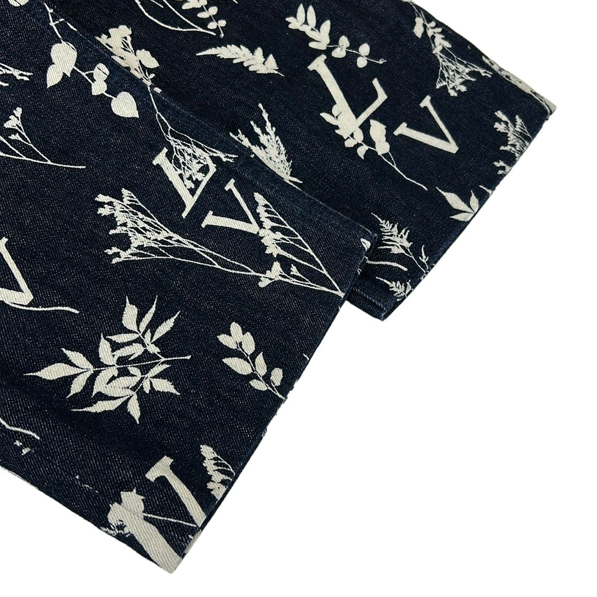 Louis Vuitton Jeans 29 LV Leaf Allover Pattern Regular Denim Pants Navy White — view 5