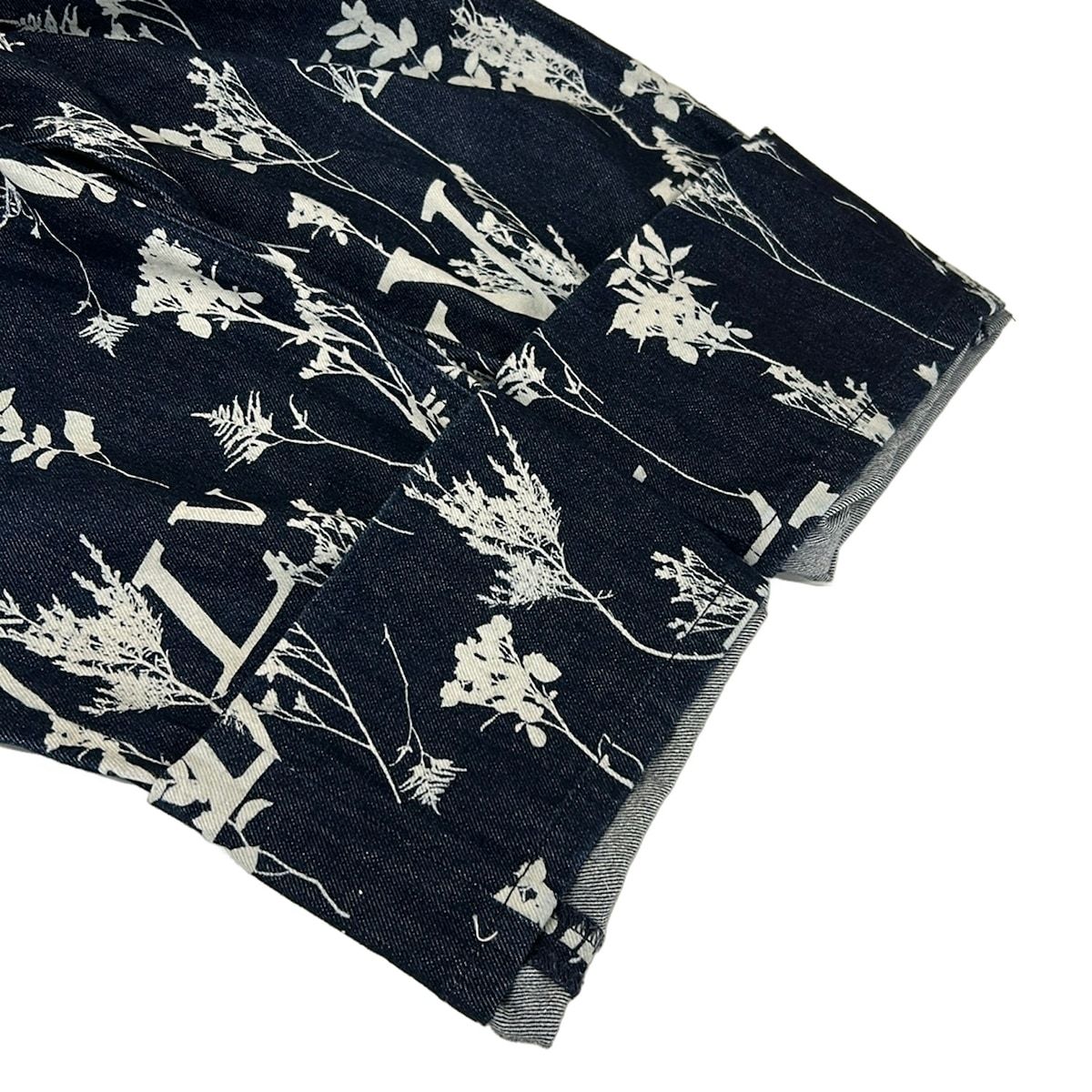 Louis Vuitton Jeans 29 LV Leaf Allover Pattern Regular Denim Pants Navy White — view 6