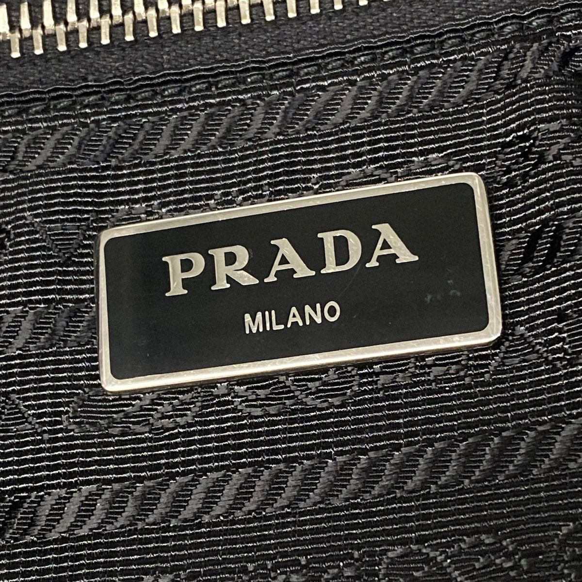 Prada Shoulder Bag Black Quilted Chain Leather — view 9