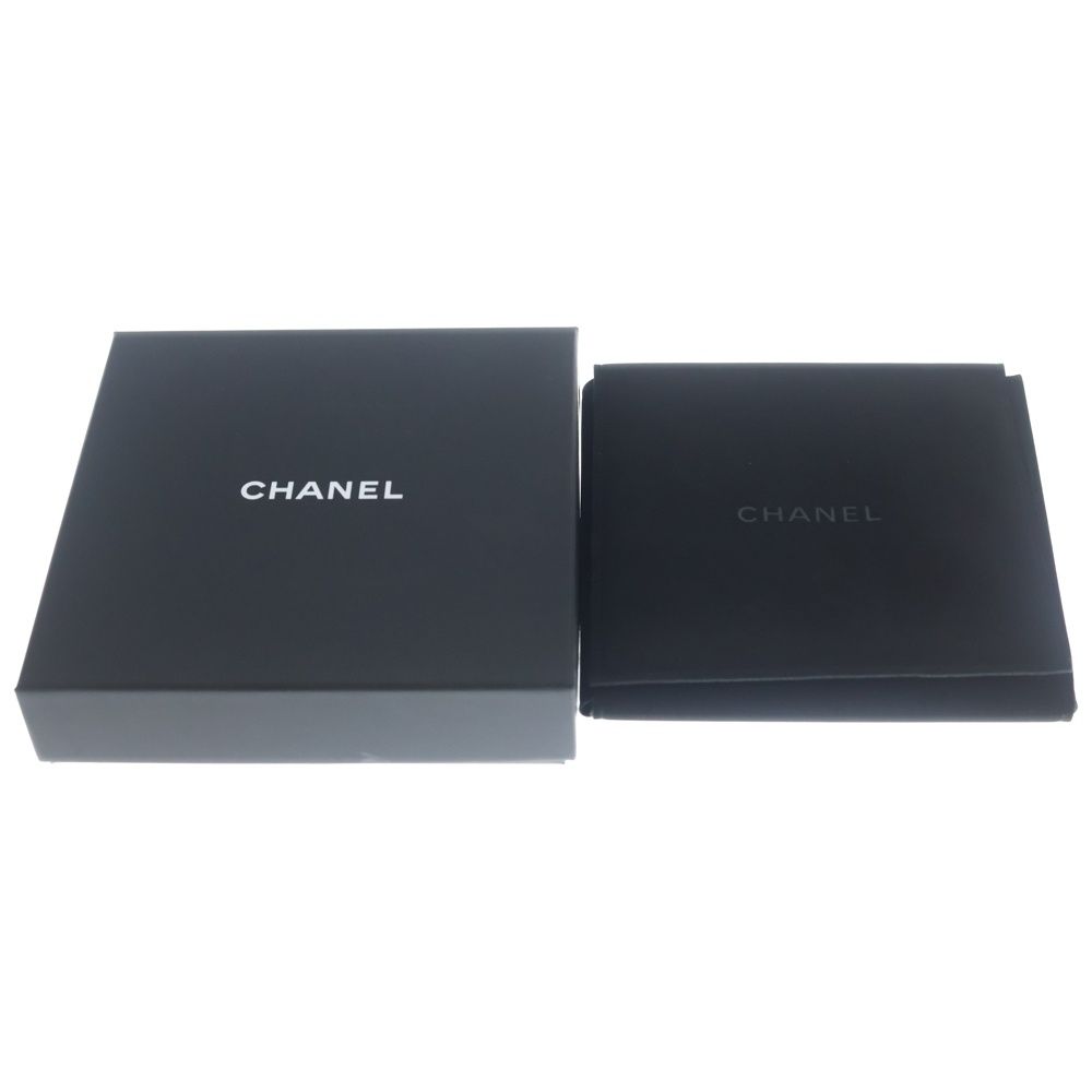 Chanel CC Logo Chain Necklace Gold — view 6