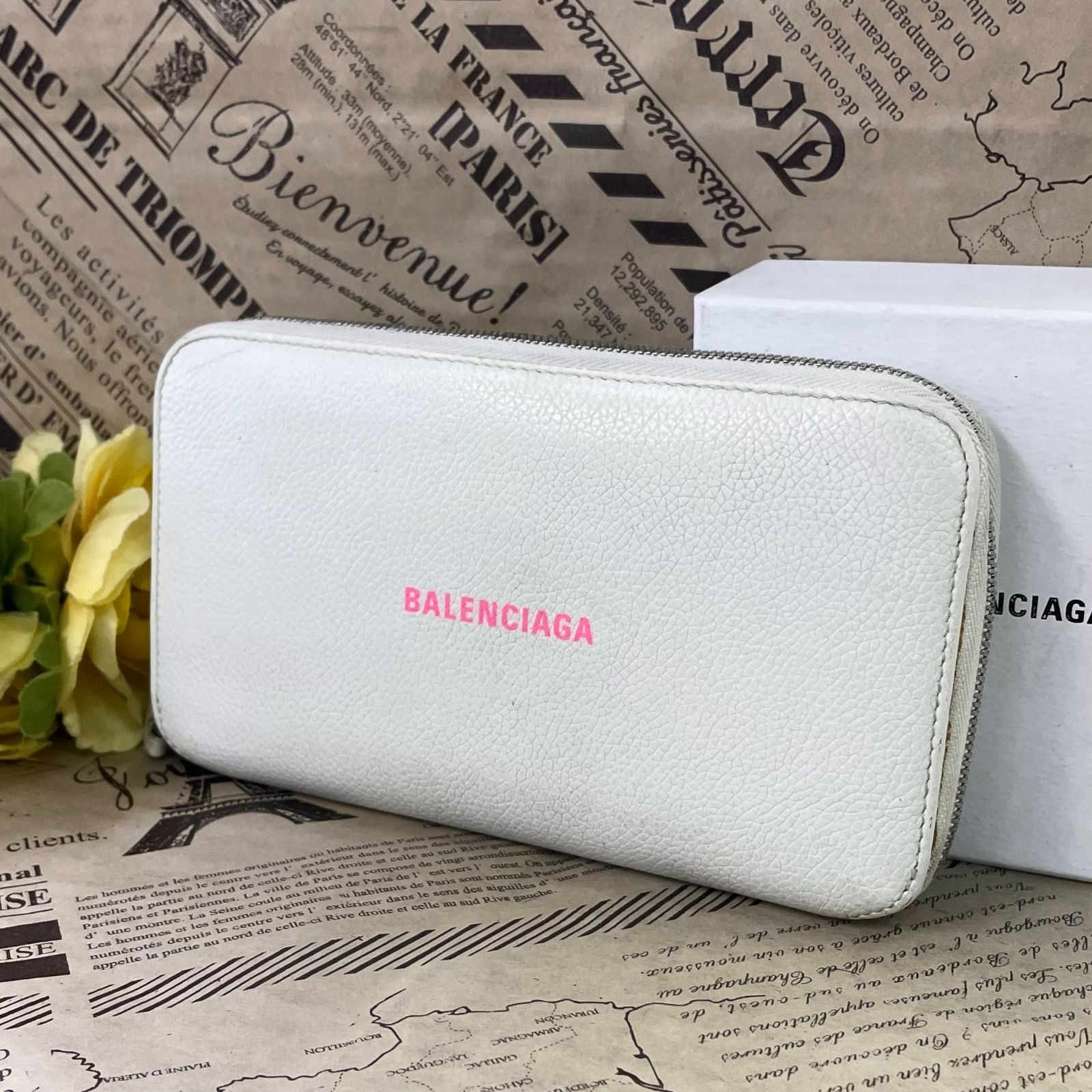 Balenciaga Wallet Leather White Round Card Billfold