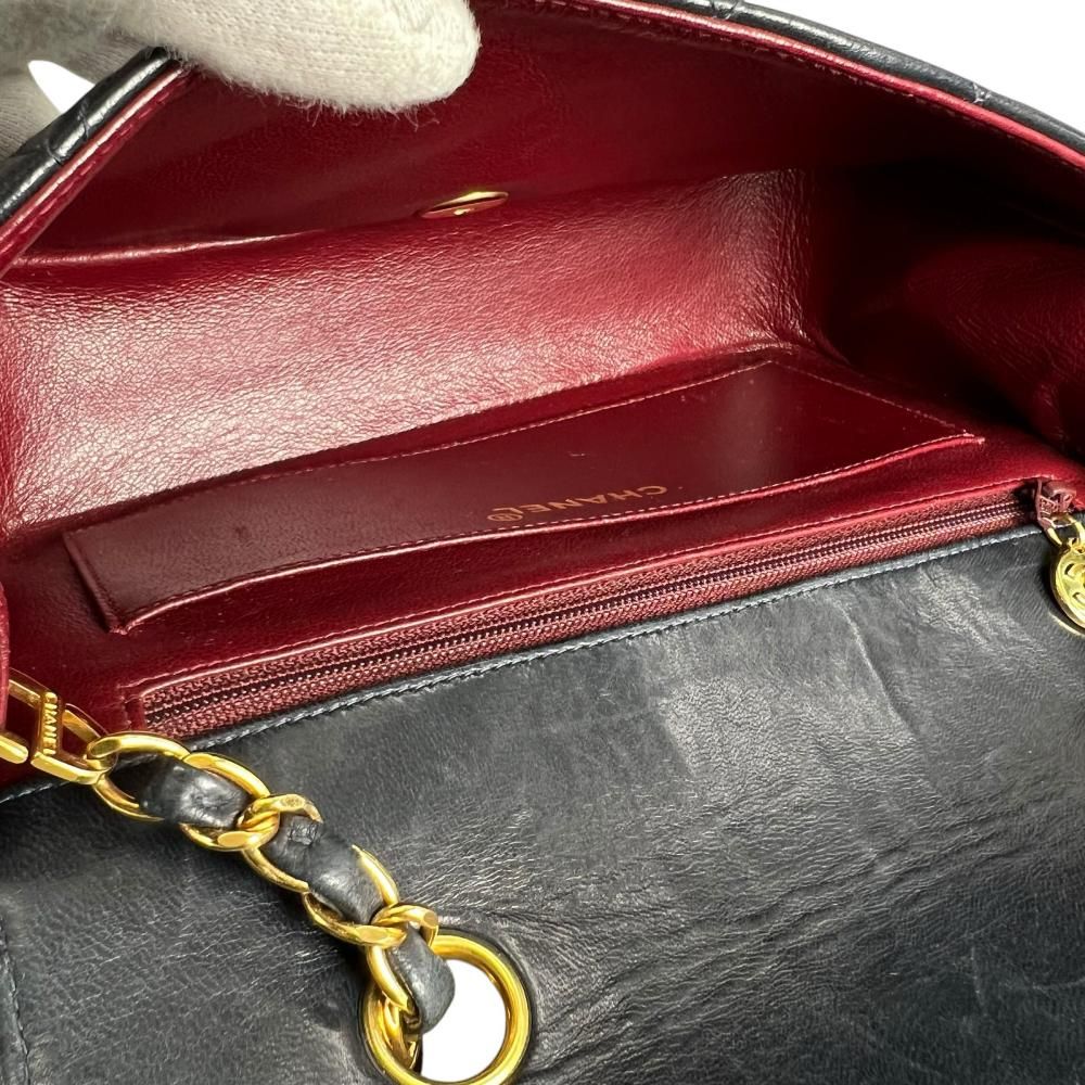 Chanel Shoulder Bag Diana 22 Single Flap Crossbody CC Logo Black Gold — view 5
