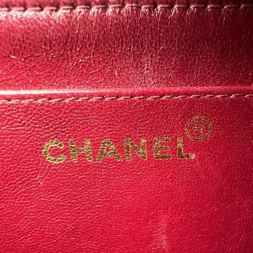 Chanel Shoulder Bag Diana 25 Gold Chain CC Logo Lambskin Black — view 4