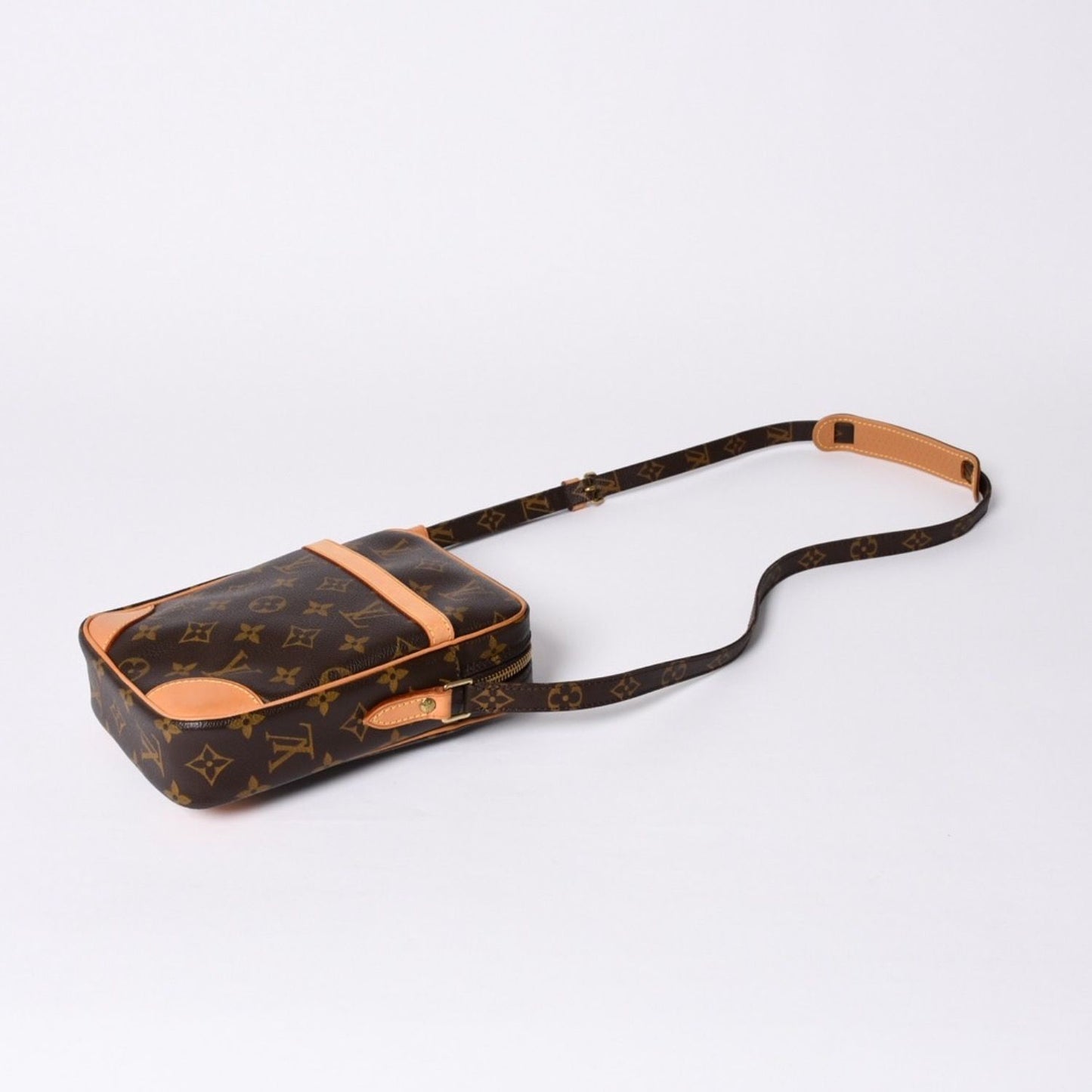Louis Vuitton Shoulder Bag Danube Monogram Brown Gold — view 7