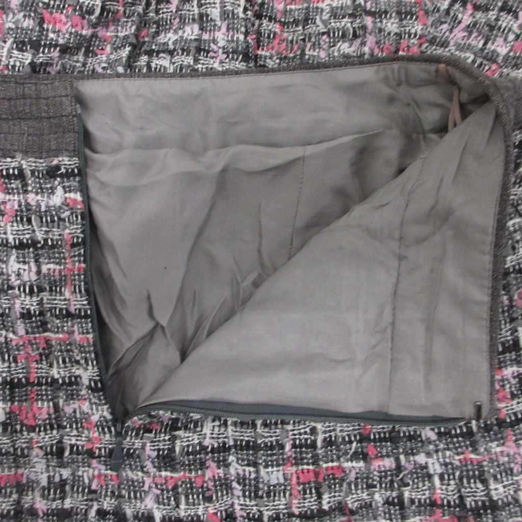 Chanel CC Logo Tweed Skirt Knee Length Silk 100% 36 Black Pink — view 6