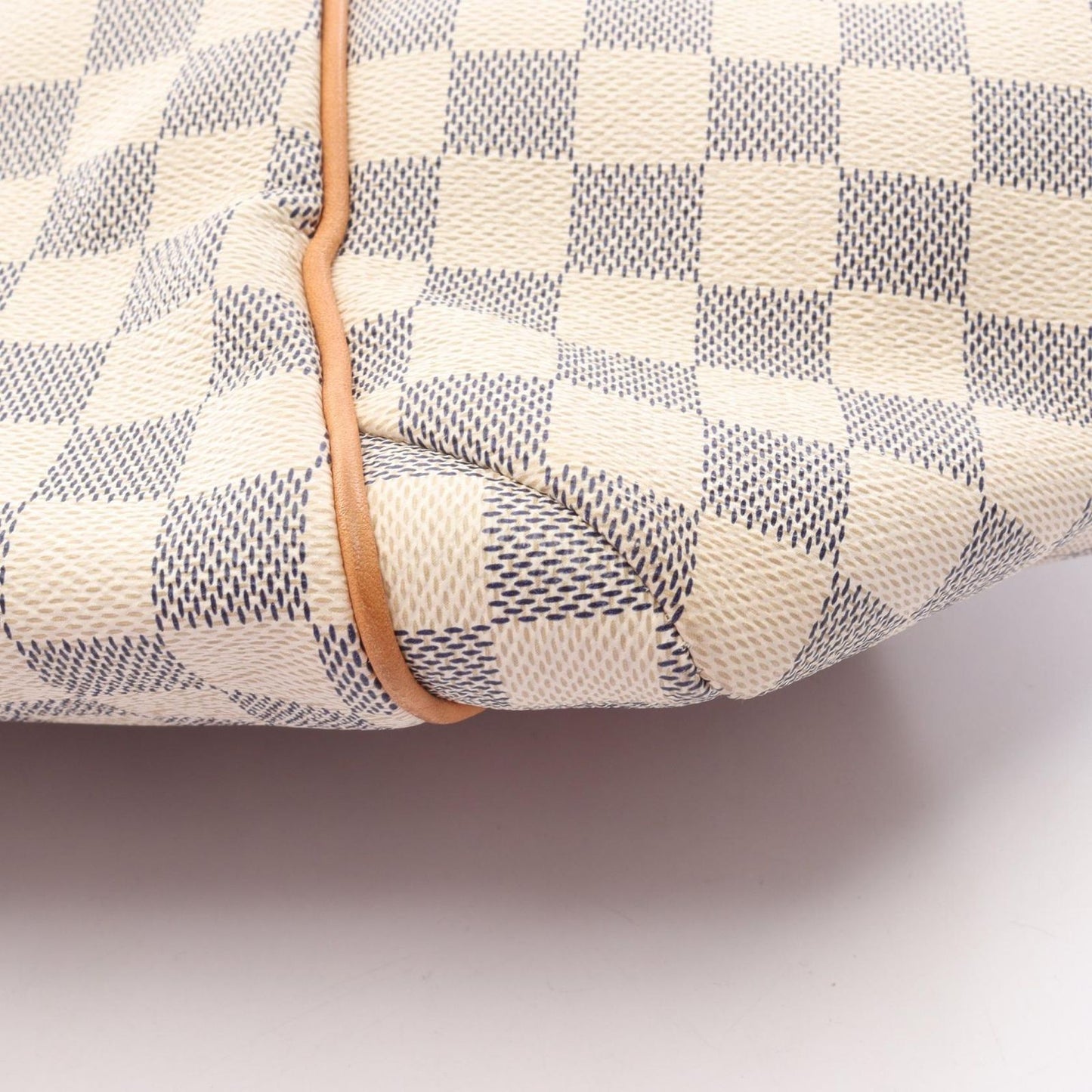Louis Vuitton Tote Totally MM Canvas Leather — view 6