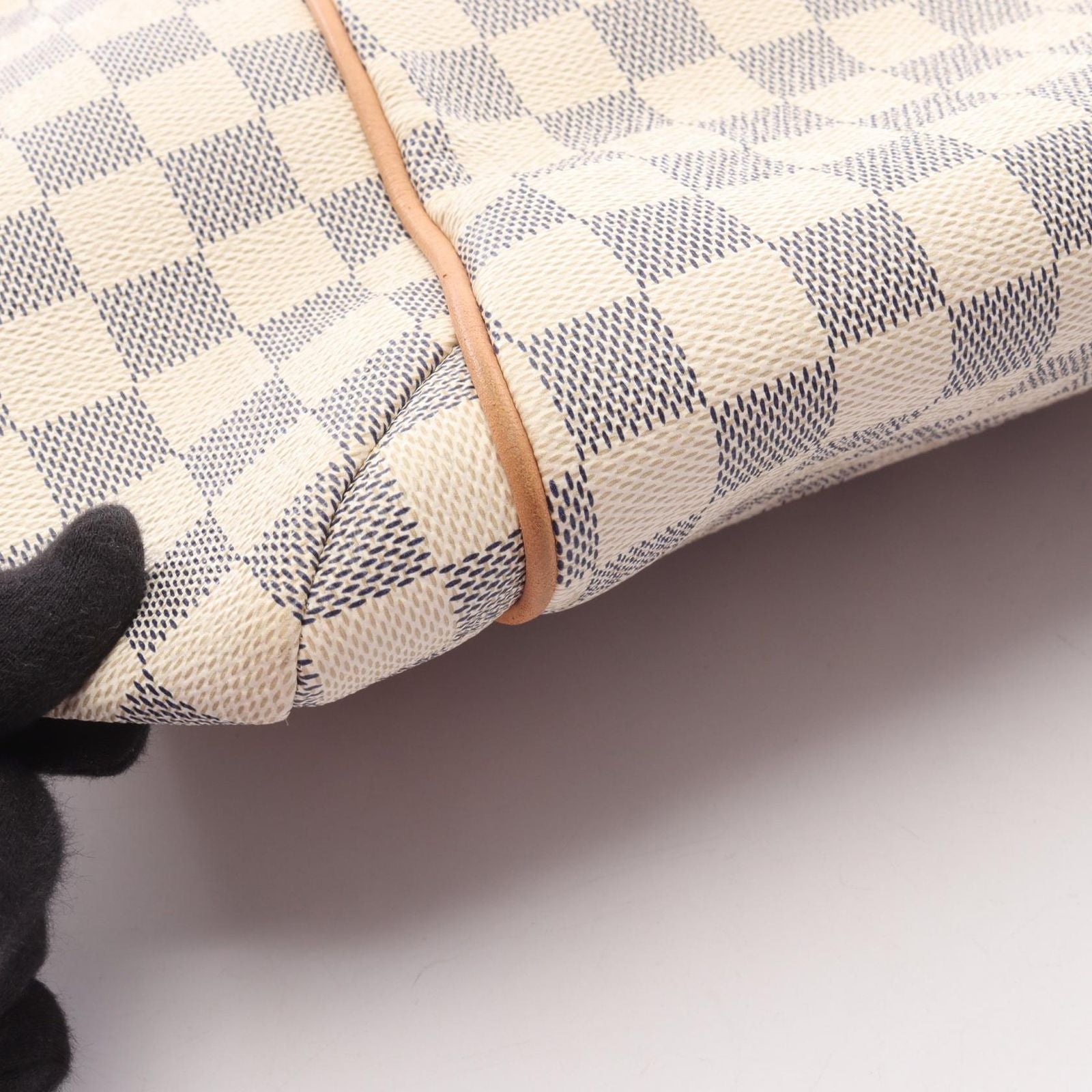Louis Vuitton Tote Totally MM Canvas Leather — view 7