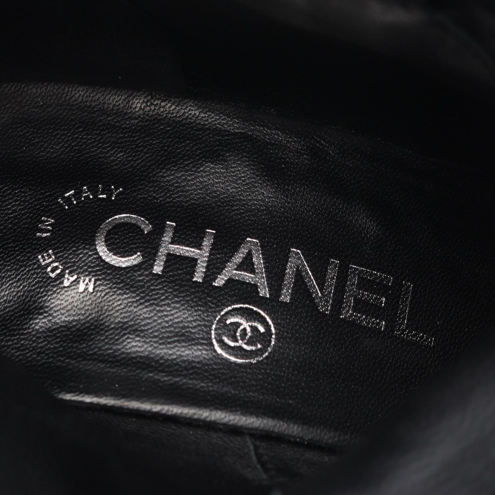 Chanel Boots CC Logo Short Leather — view 5