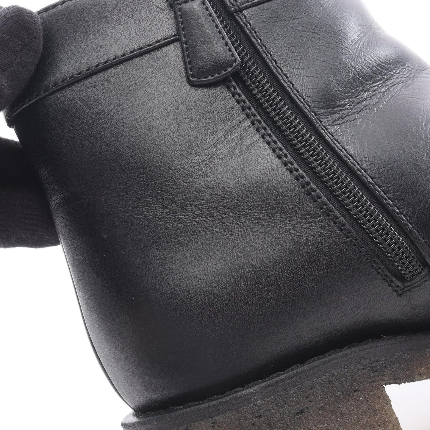 Chanel Boots CC Logo Short Leather — view 9