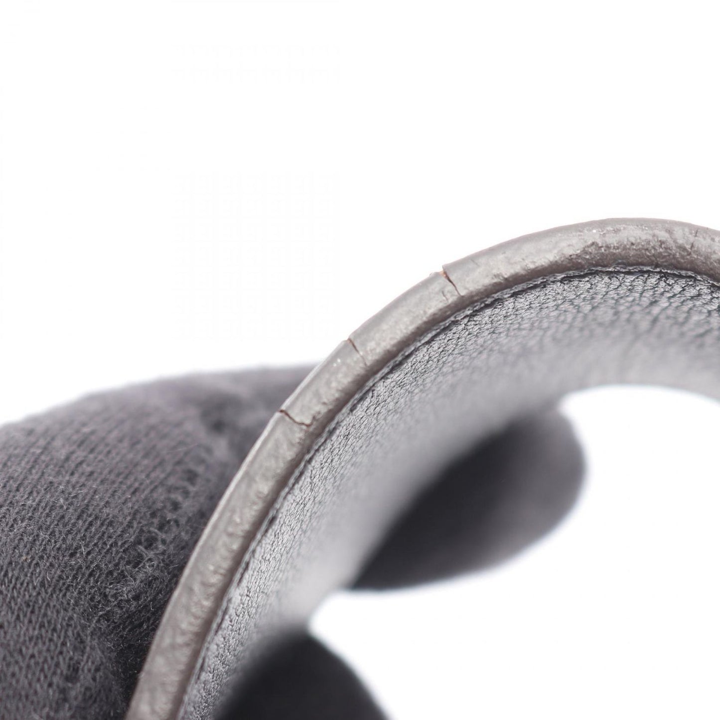Louis Vuitton Belt Supreme Ceinture LV Initial Leather — view 7
