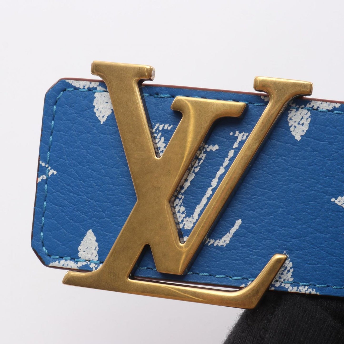 Louis Vuitton Belt LV Initial 40 mm Reversible Gold Leather — view 6