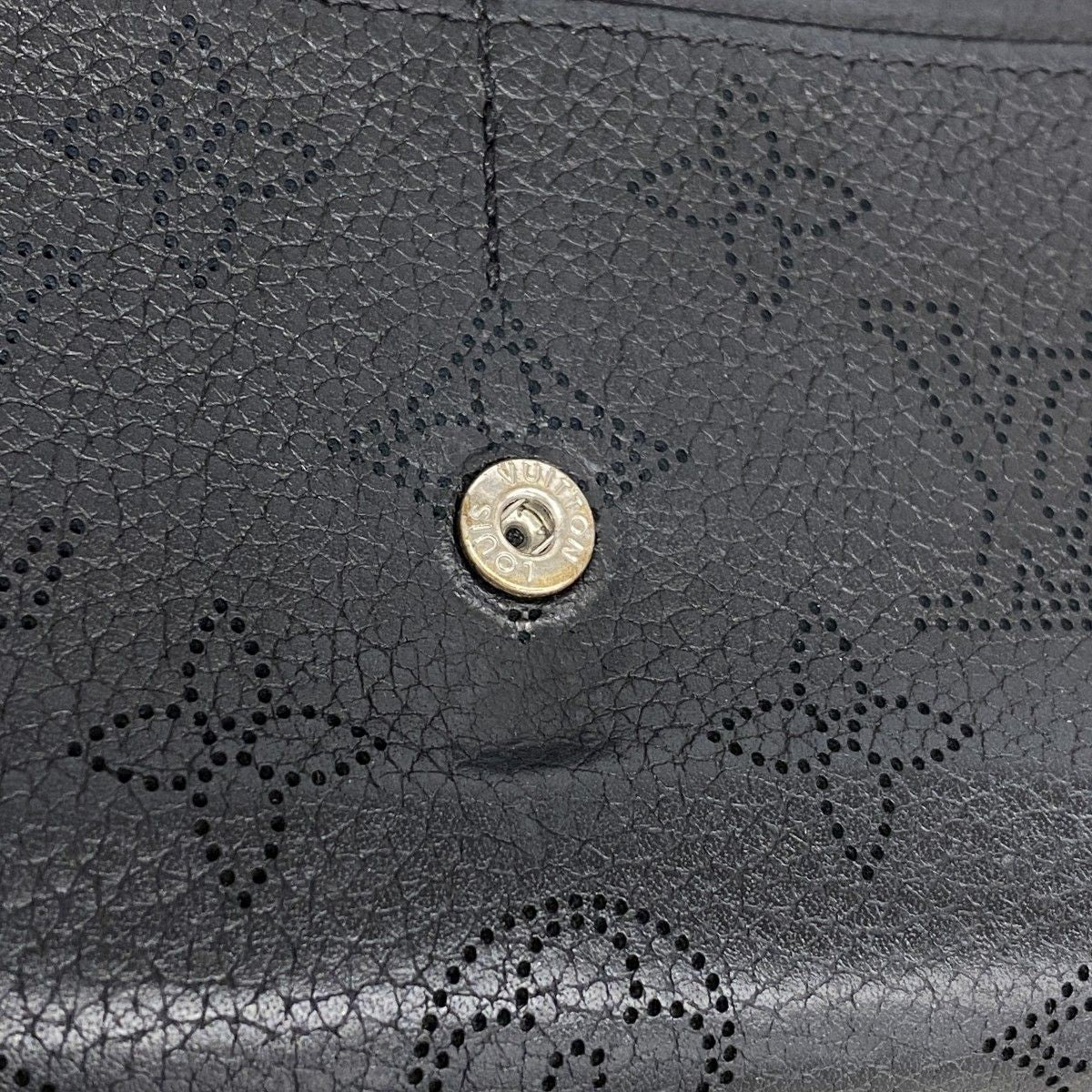 Louis Vuitton Wallet Mahina Portefeuille Iris Noir — view 7