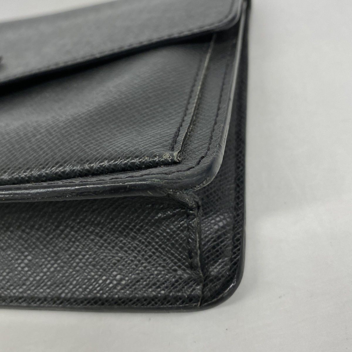 Louis Vuitton Clutch Taiga Belair Ardoise — view 6