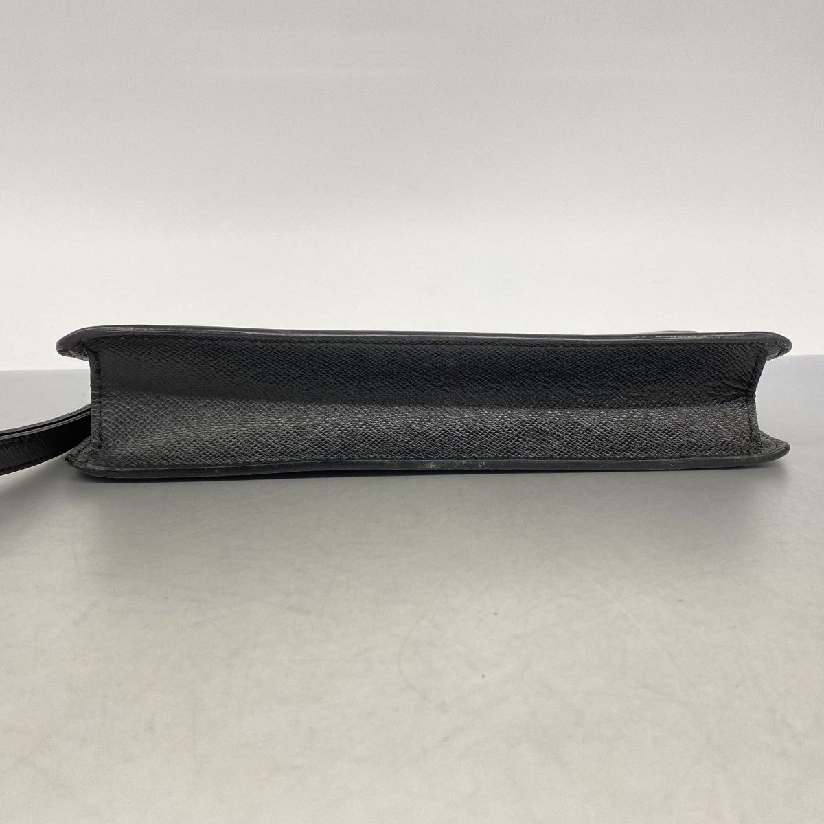 Louis Vuitton Clutch Taiga Belair Ardoise — view 3