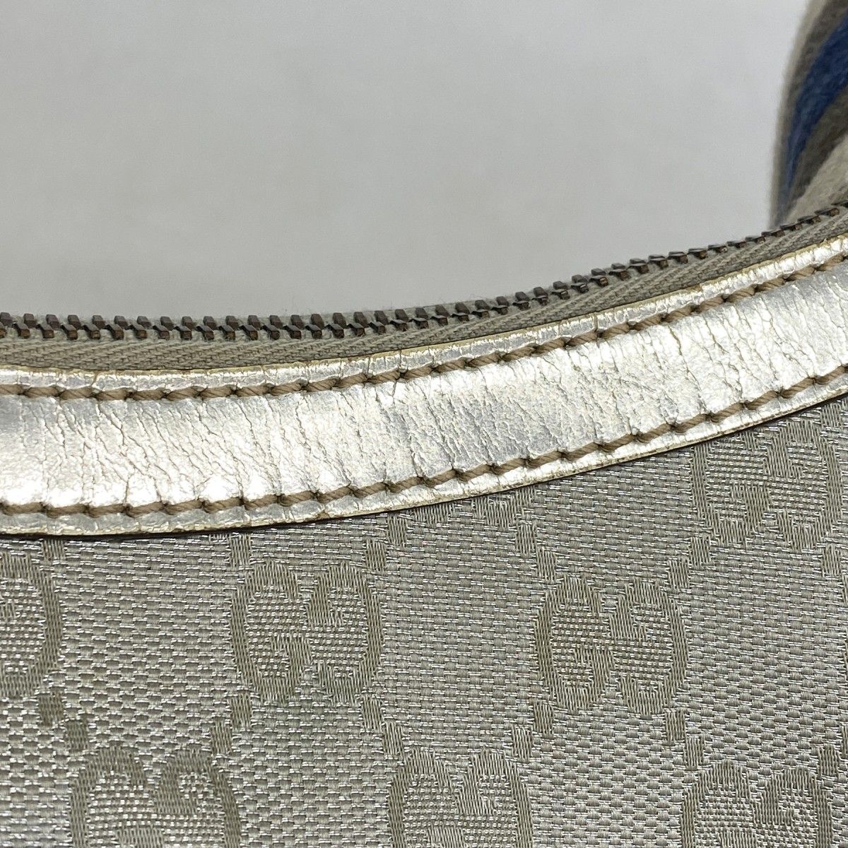 Gucci Shoulder Bag GG Canvas Gray Silver — view 9