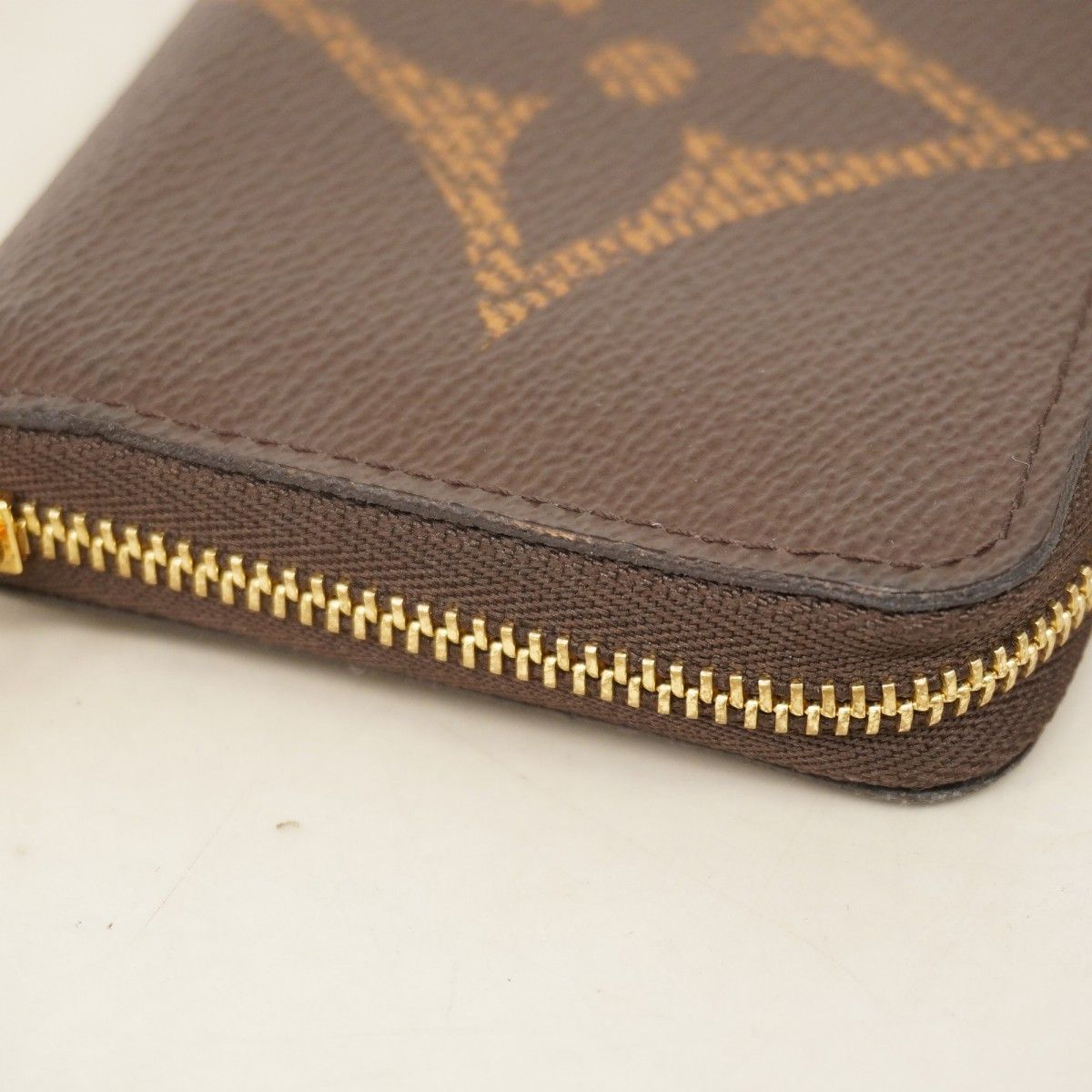 Louis Vuitton Coin Case Monogram Giant Zippy Purse Brown — view 6