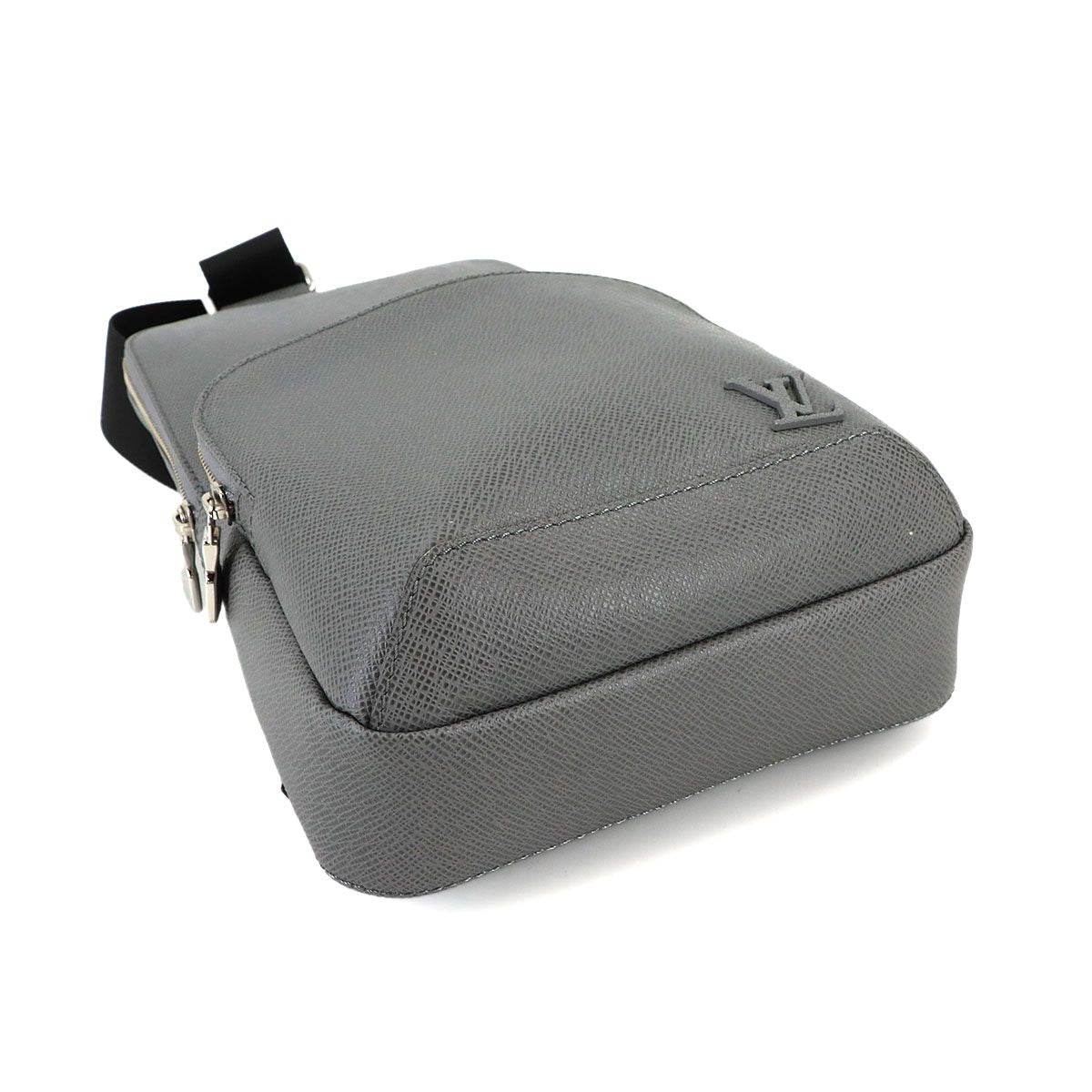 Louis Vuitton Taiga Avenue Sling Bag Gray — view 4