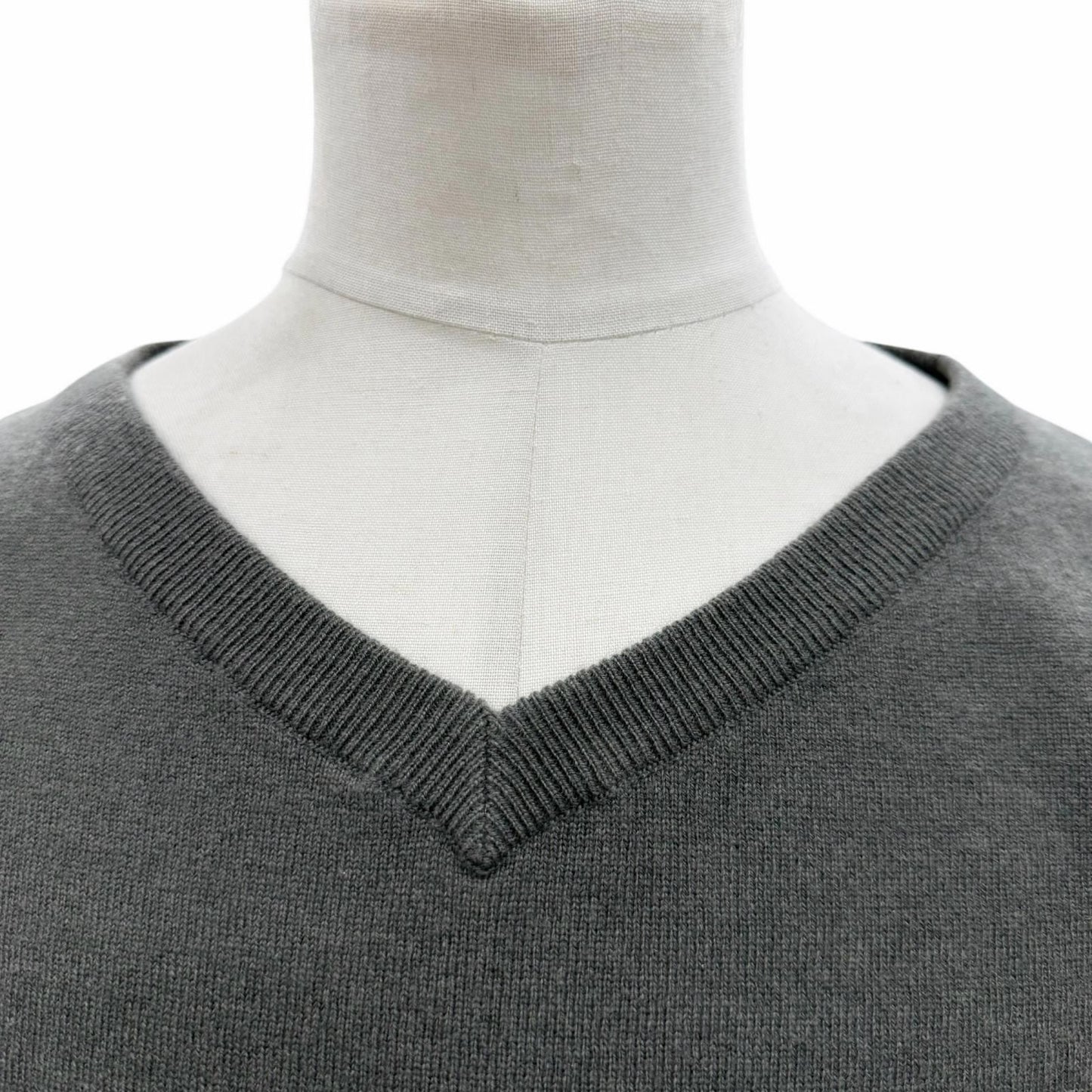Brunello Cucinelli Cashmere V-neck Pullover Knit Sweater Gray — view 2