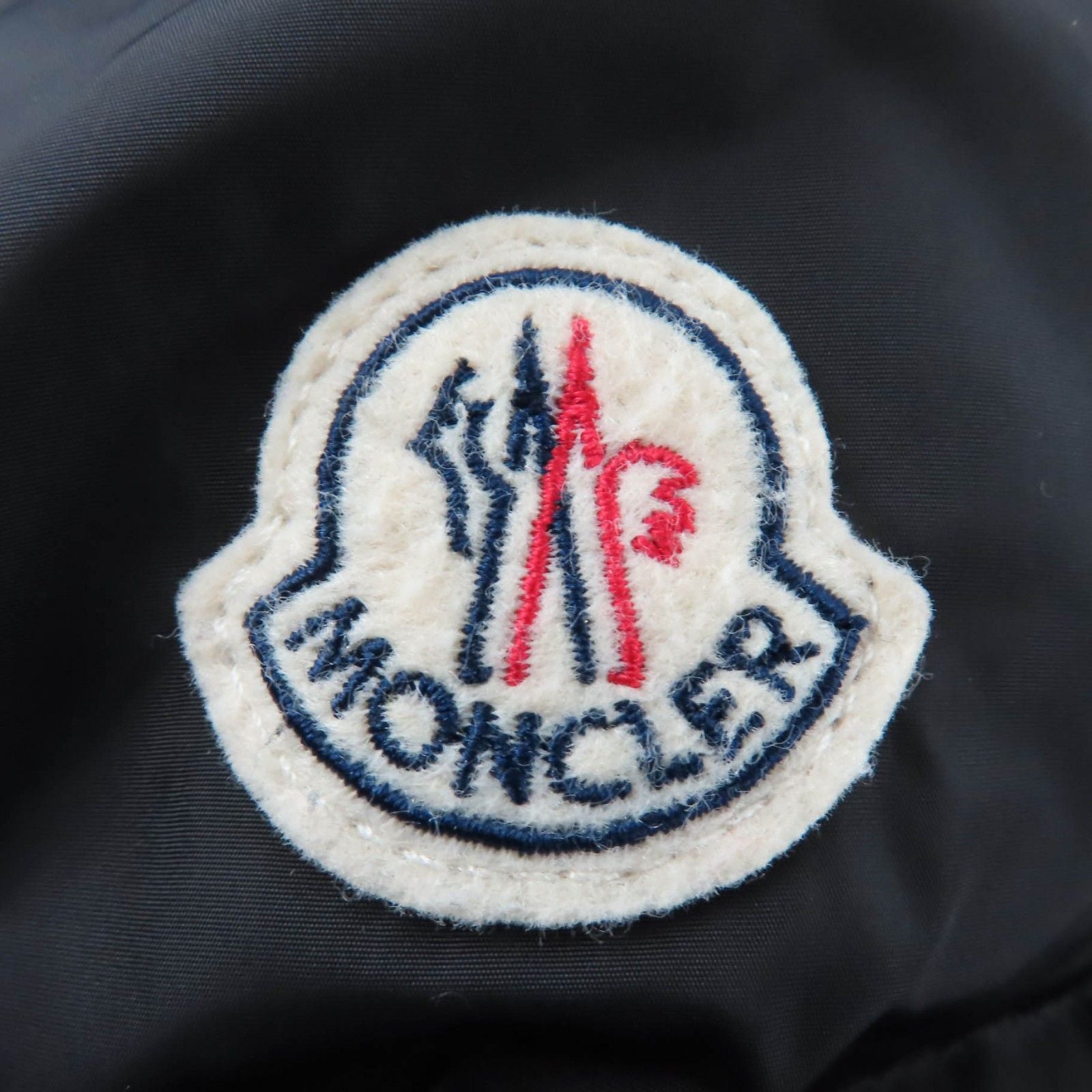 Moncler Grive Logo Patch Hooded Long Length Down Jacket Coat Black — view 6
