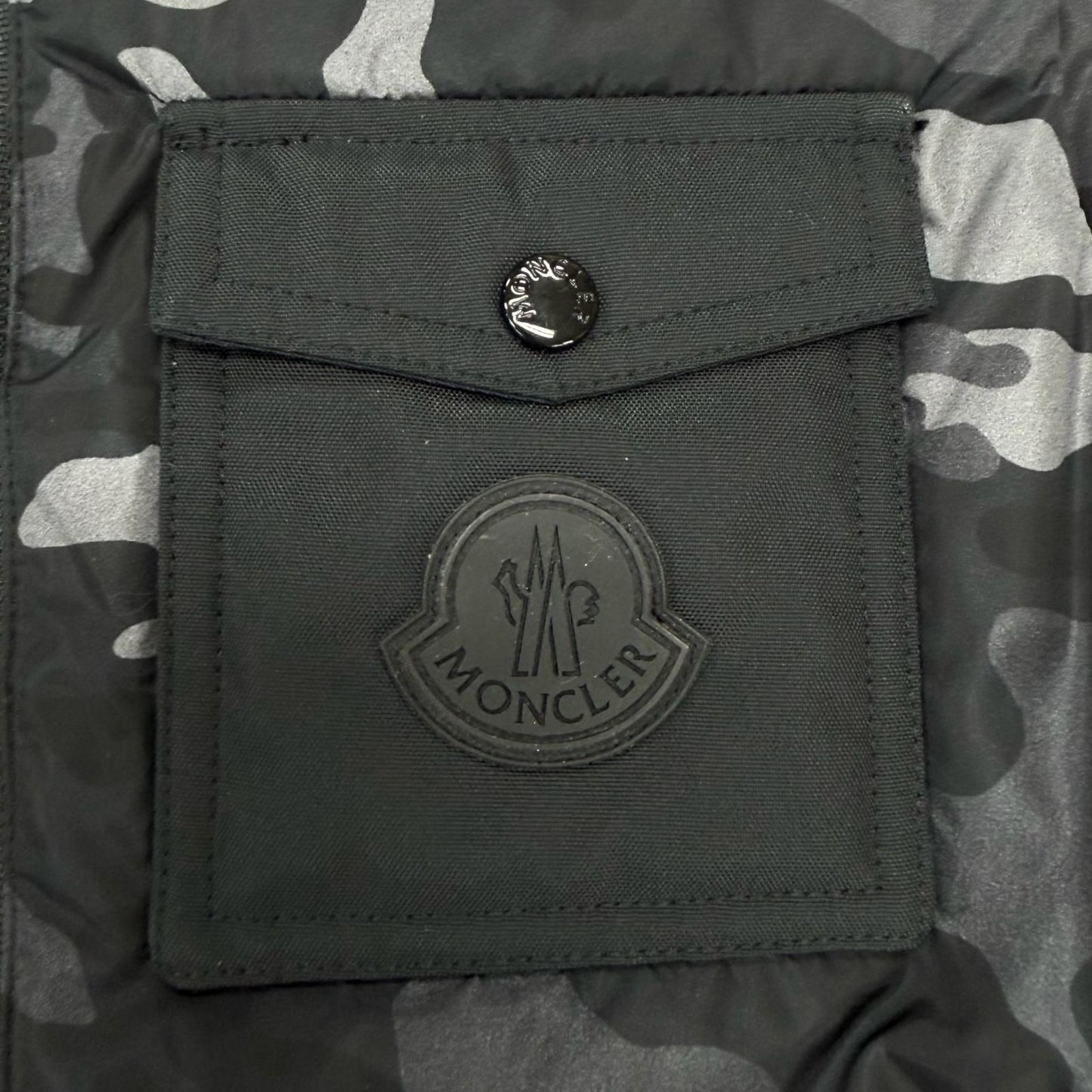 Moncler Drums Gilet Logo Patch Camouflage Pattern Down Jacket Vest Black Gray — view 6