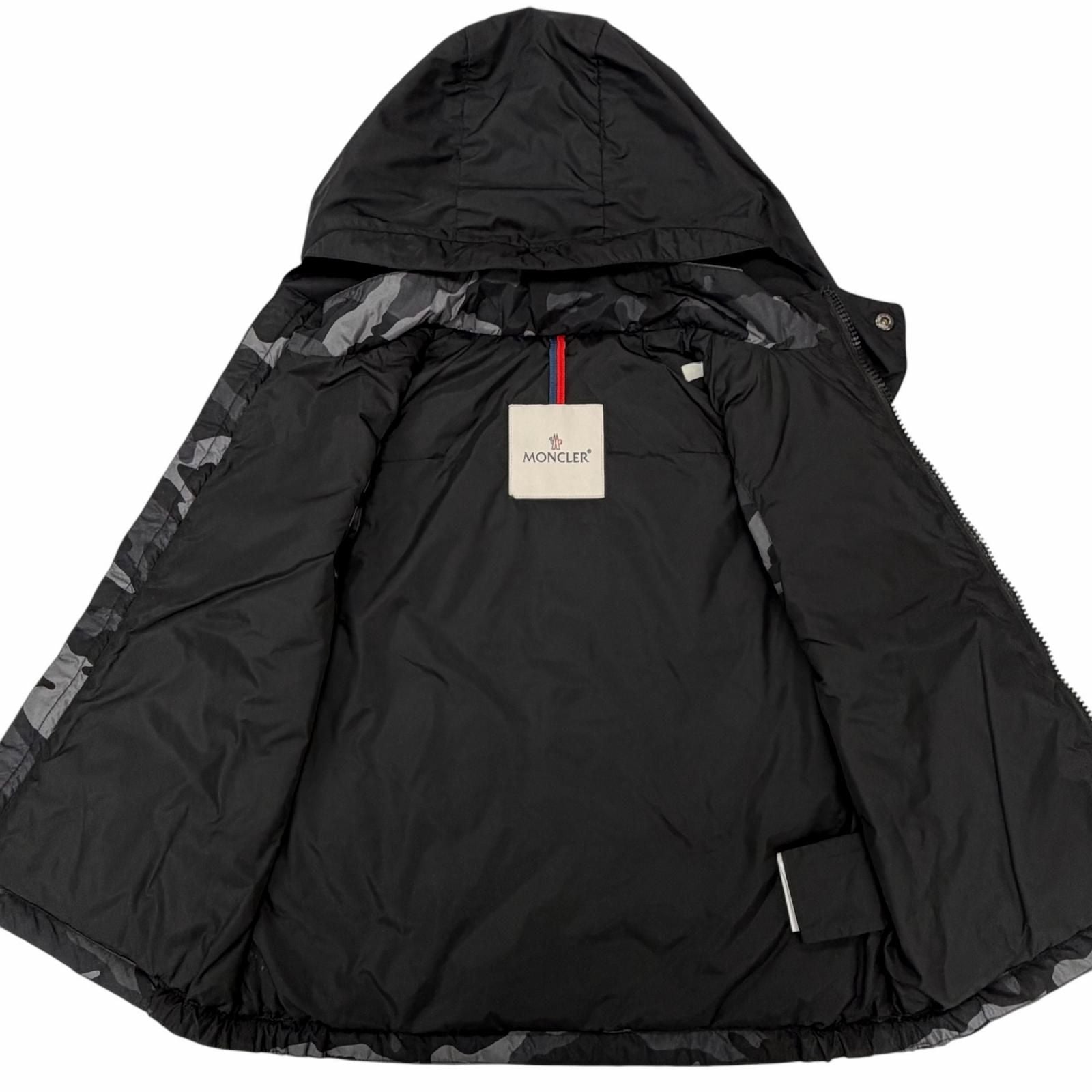 Moncler Drums Gilet Logo Patch Camouflage Pattern Down Jacket Vest Black Gray — view 3