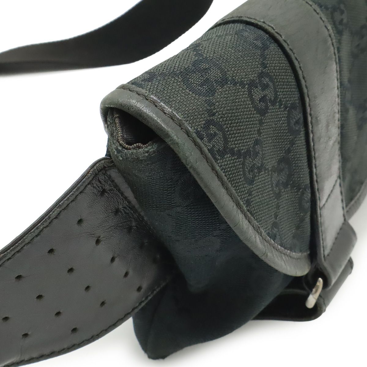 Gucci GG Canvas Belt Bag Waist Pouch Leather Black Silver — view 6