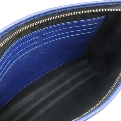 Louis Vuitton Taiga Pochette Voyage MM Clutch Leather Cobalt Blue — view 5