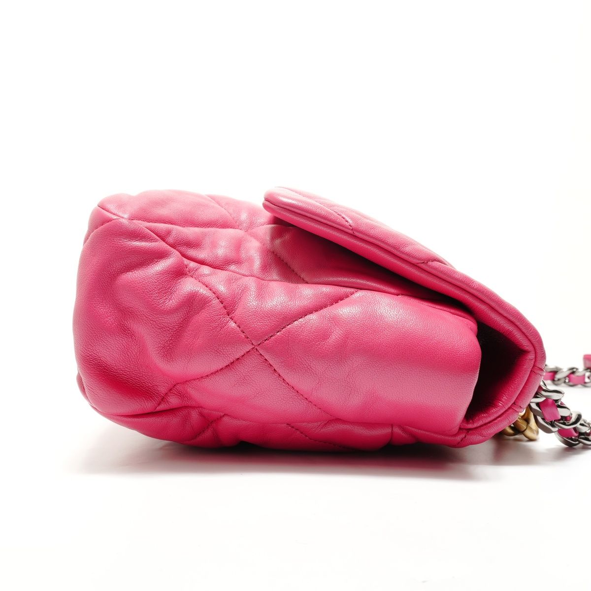 Chanel Shoulder Bag Lambskin 19 Chain — view 4