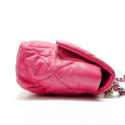 Chanel Shoulder Bag Lambskin 19 Chain — view 4