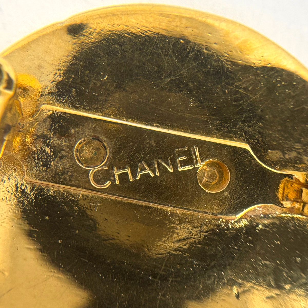 Chanel CC Logo Brooch Quilted Swing Gold Plated — view 5