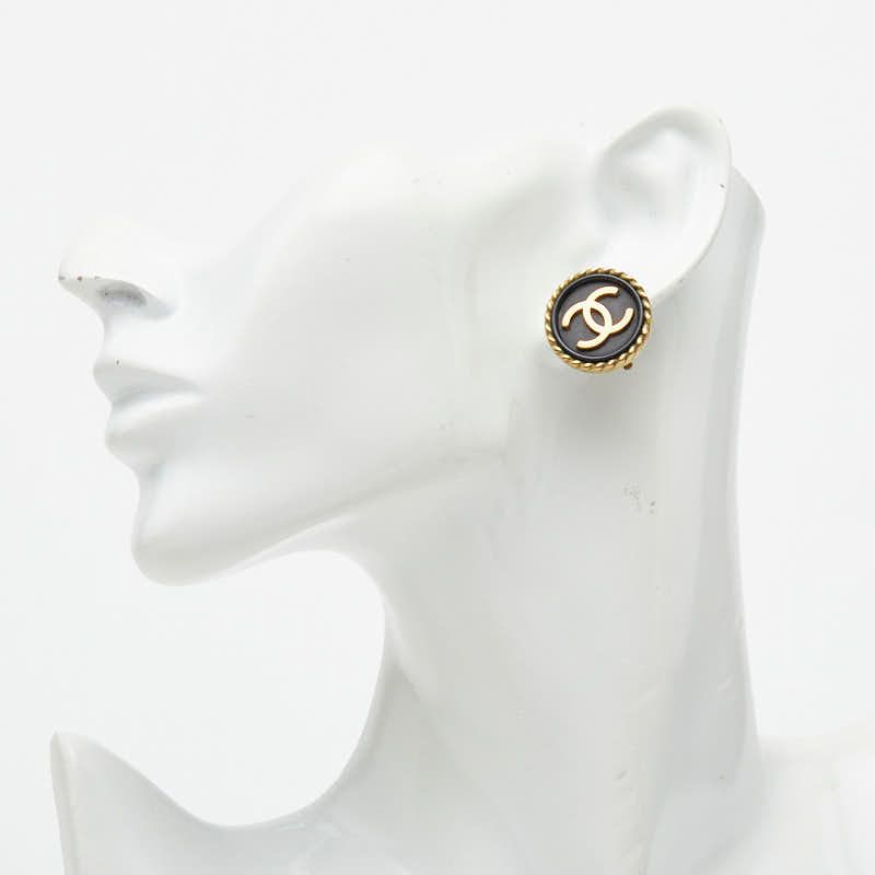 Chanel CC Logo Vintage Round Earrings Black Gold Plated — view 4