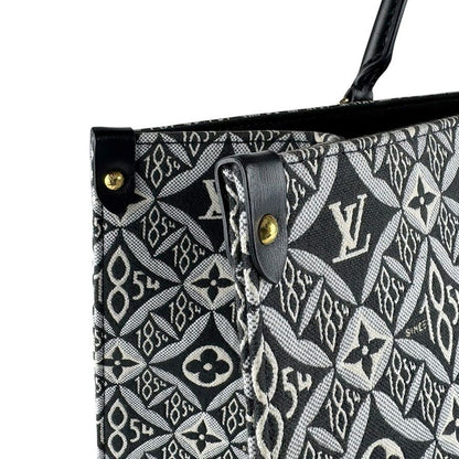 Louis Vuitton Shoulder Bag Monogram Jacquard On The Go GM — view 6