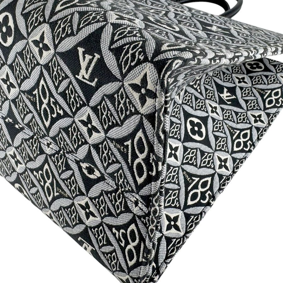 Louis Vuitton Shoulder Bag Monogram Jacquard On The Go GM — view 9