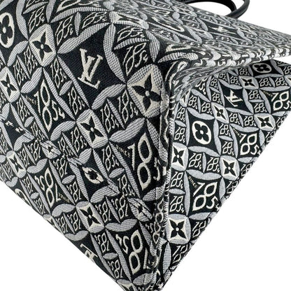 Louis Vuitton Shoulder Bag Monogram Jacquard On The Go GM — view 9