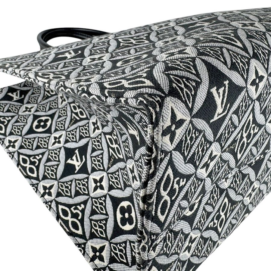 Louis Vuitton Shoulder Bag Monogram Jacquard On The Go GM — view 8