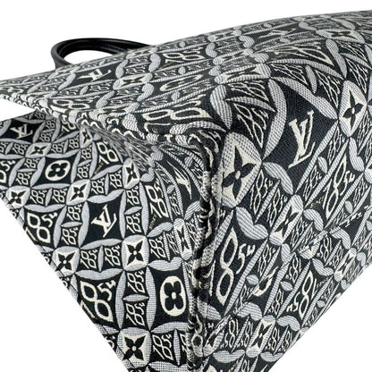 Louis Vuitton Shoulder Bag Monogram Jacquard On The Go GM — view 8